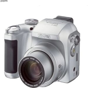 FujiFilm FinePix S3000 3.1MP Digital Camera w/6x Optical Zoom